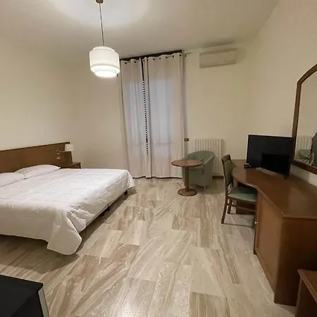 Hotel Clementi 3*