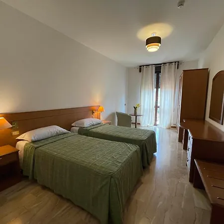 Clementi Hotel
